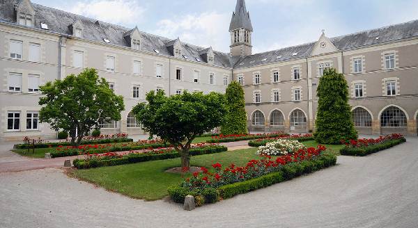 Centre Spirituel Providence De La Pommeraye Pays De La Loire 49620